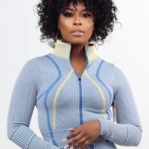 Love Poem Jacket crop stretch, thumb holes, full zip, Lg.